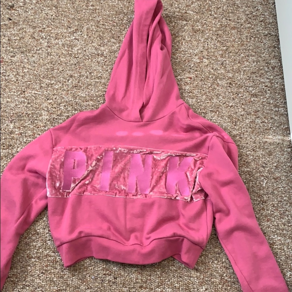 vs pink sweatshirt cropped